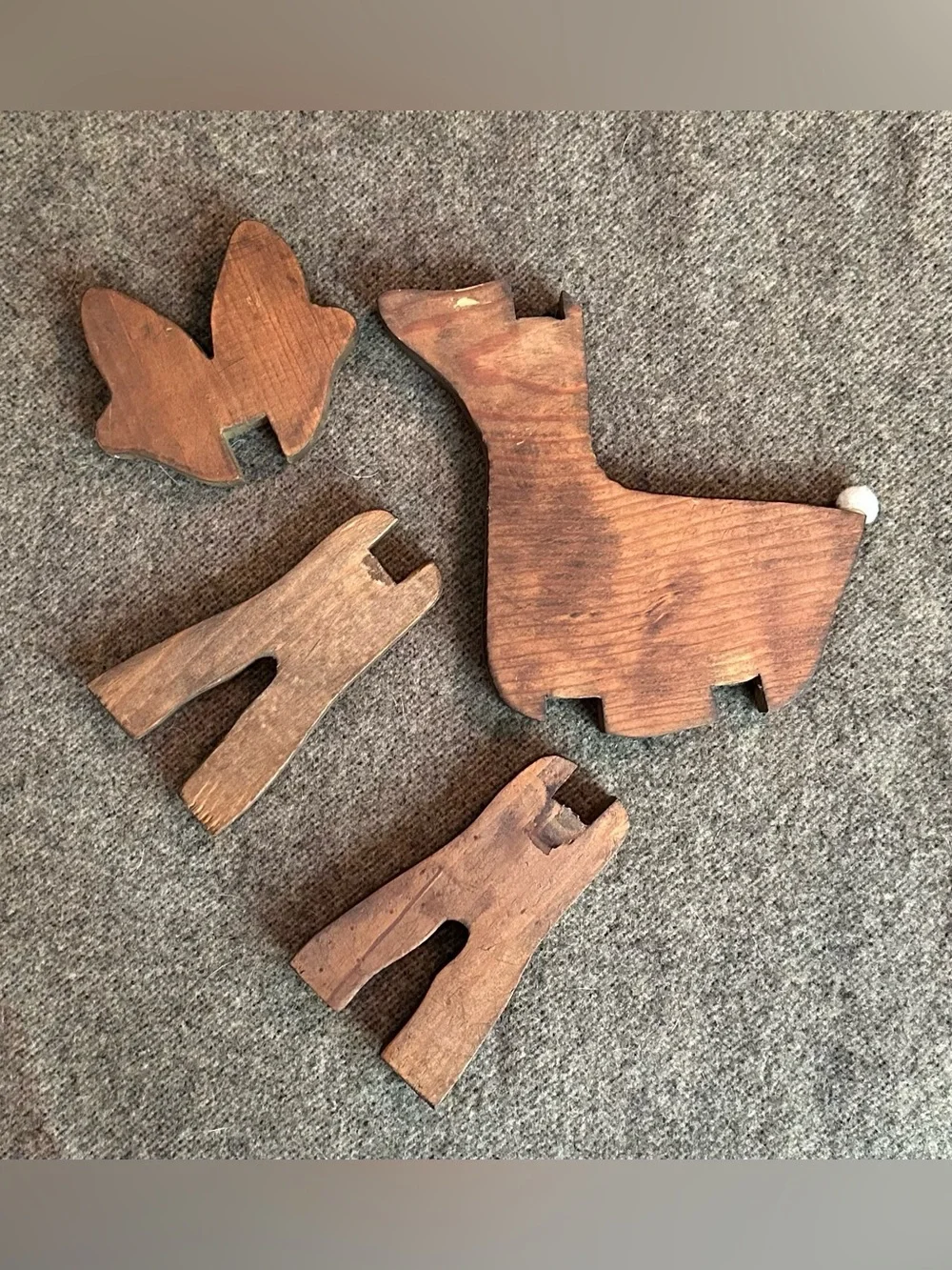 Vintage wooden deer • 4 piece set • reindeer
